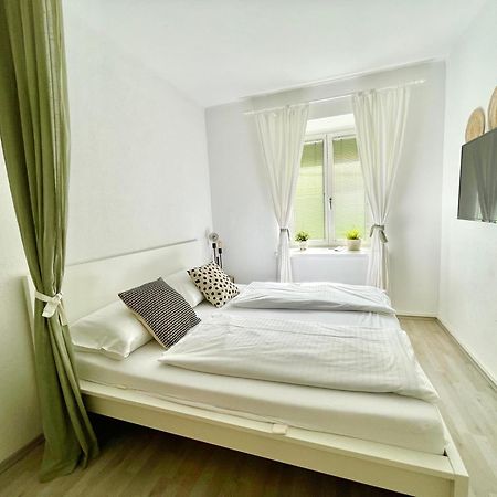 Contactless Self-Check-In - City Apartment Zum Wohlfuhlen Ans16 Graz Kültér fotó
